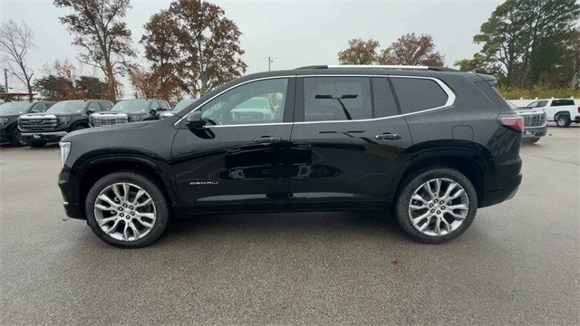GMC Acadia Vehicle Full-screen Gallery Image 05