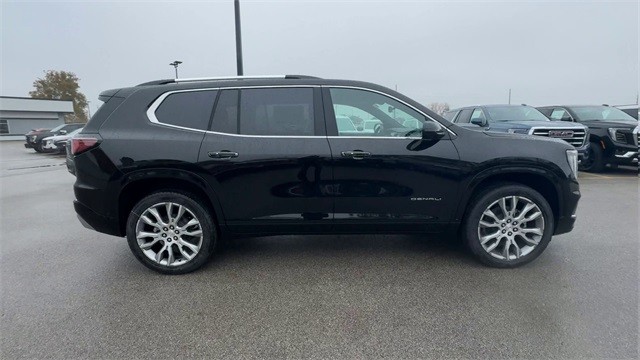 GMC Acadia Vehicle Full-screen Gallery Image 09