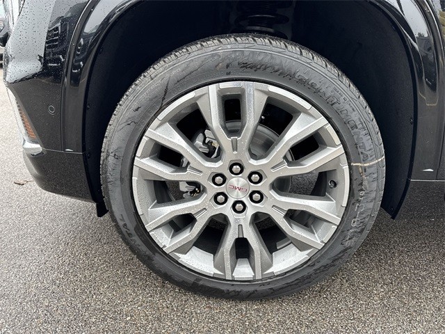 GMC Acadia Vehicle Full-screen Gallery Image 10