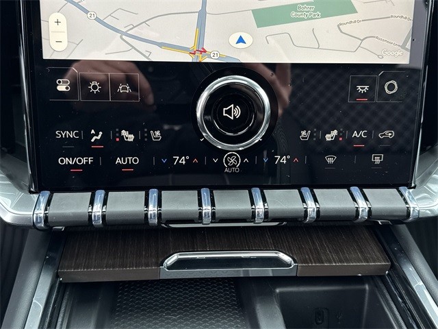 GMC Acadia Vehicle Full-screen Gallery Image 19