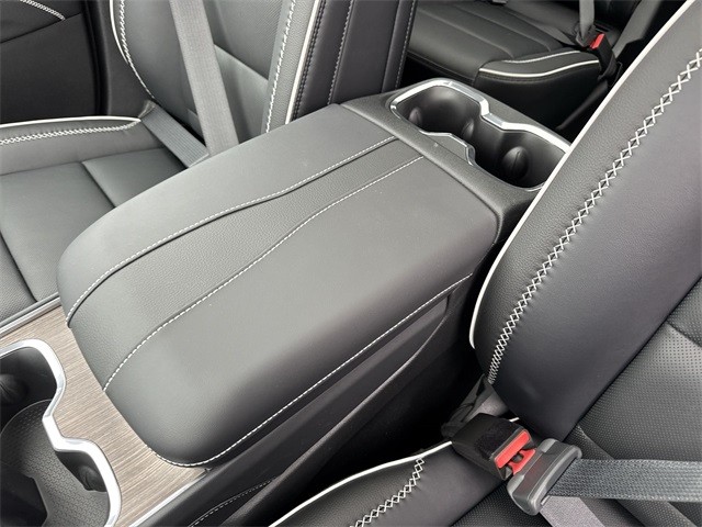 GMC Acadia Vehicle Full-screen Gallery Image 21