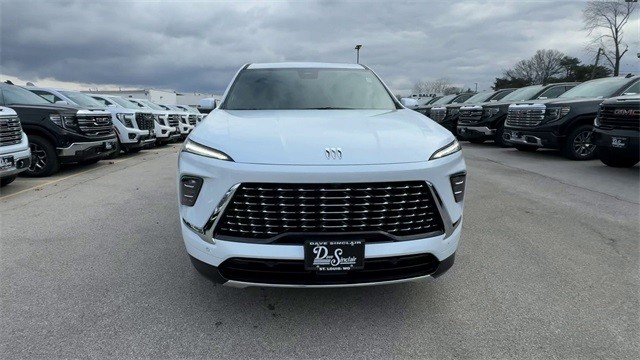 Buick Enclave Vehicle Full-screen Gallery Image 03