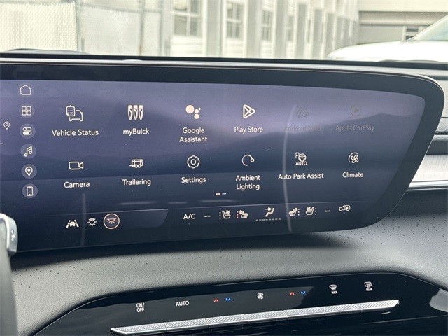 Buick Enclave Vehicle Full-screen Gallery Image 16