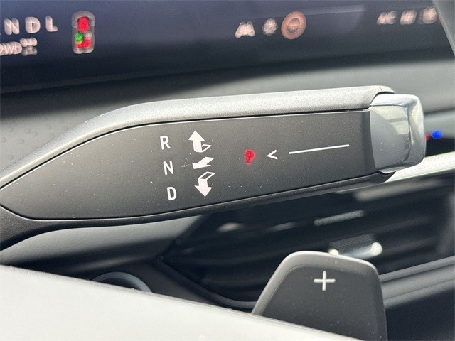 Buick Enclave Vehicle Full-screen Gallery Image 20