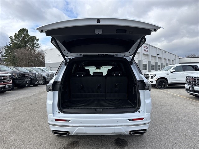 Buick Enclave Vehicle Full-screen Gallery Image 25