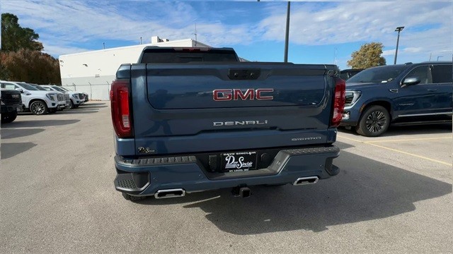 GMC Sierra 1500 Vehicle Full-screen Gallery Image 07