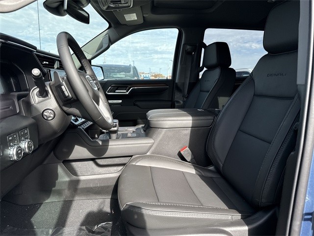 GMC Sierra 1500 Vehicle Full-screen Gallery Image 11