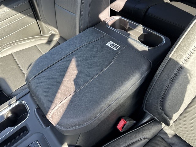 GMC Sierra 1500 Vehicle Full-screen Gallery Image 21