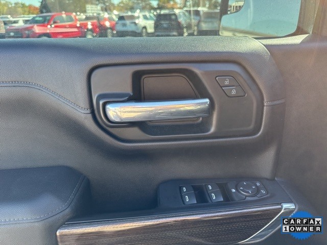 Chevrolet Silverado 1500 Vehicle Full-screen Gallery Image 17