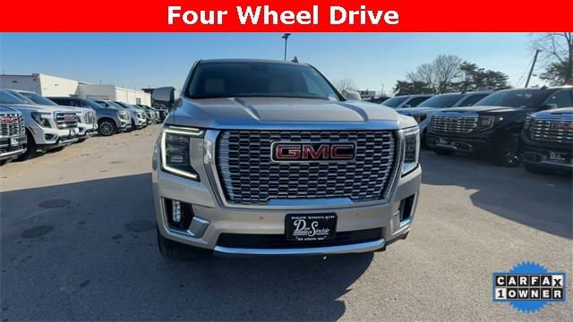 GMC Yukon Vehicle Full-screen Gallery Image 03