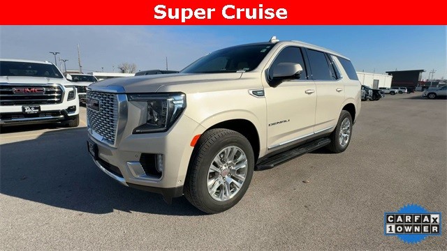 GMC Yukon Vehicle Full-screen Gallery Image 05