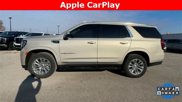 GMC Yukon Vehicle Full-screen Gallery Image 06