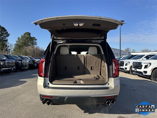 GMC Yukon Vehicle Full-screen Gallery Image 30