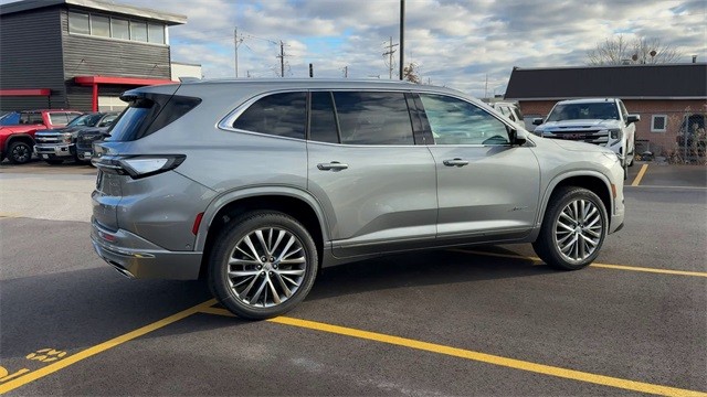 Buick Enclave Vehicle Full-screen Gallery Image 04