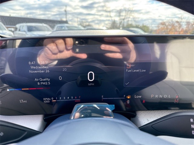 Buick Enclave Vehicle Full-screen Gallery Image 14