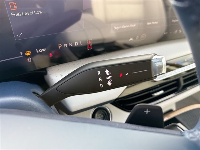 Buick Enclave Vehicle Full-screen Gallery Image 18