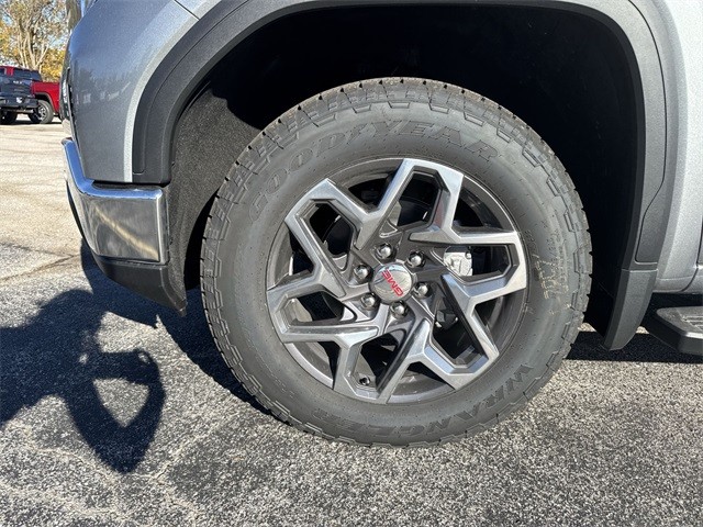 GMC Sierra 1500 Vehicle Full-screen Gallery Image 10