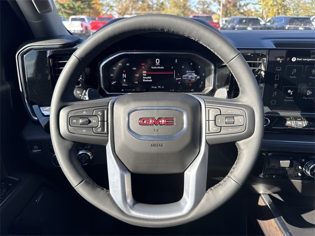 GMC Sierra 1500 Vehicle Full-screen Gallery Image 14