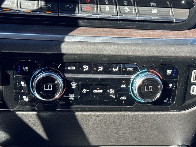 GMC Sierra 1500 Vehicle Full-screen Gallery Image 19