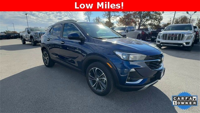 Buick Encore GX Vehicle Full-screen Gallery Image 02