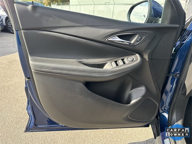 Buick Encore GX Vehicle Full-screen Gallery Image 24