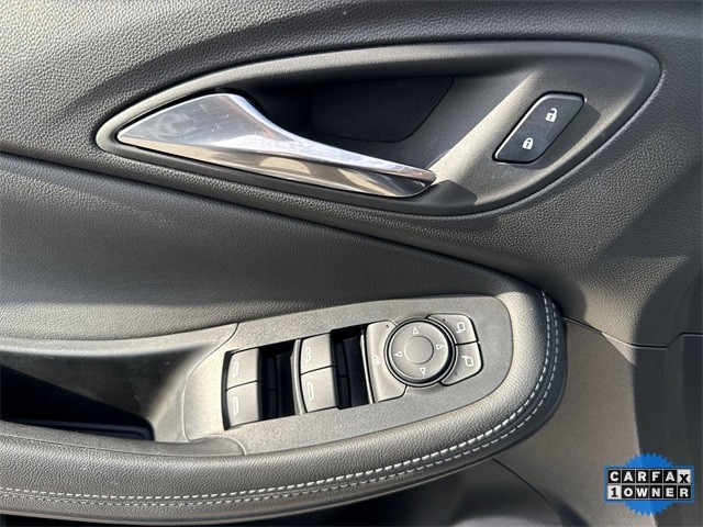 Buick Encore GX Vehicle Full-screen Gallery Image 25