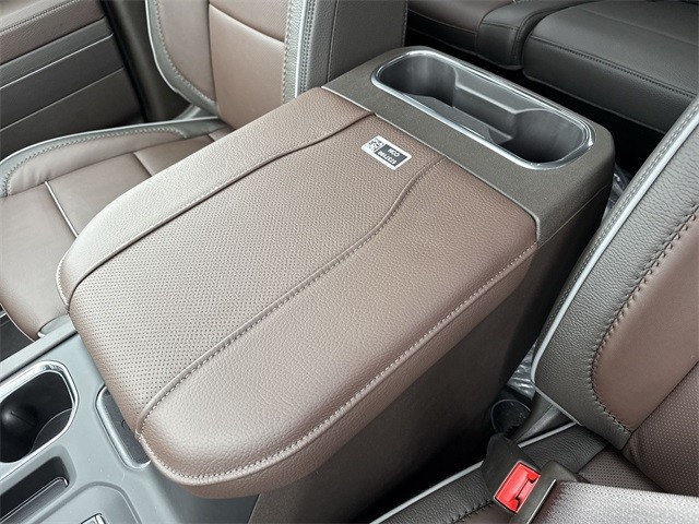 GMC Sierra 1500 Vehicle Full-screen Gallery Image 21