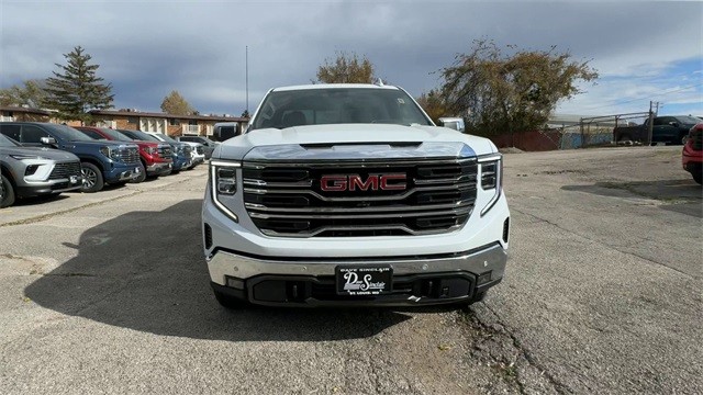 GMC Sierra 1500 Vehicle Full-screen Gallery Image 03