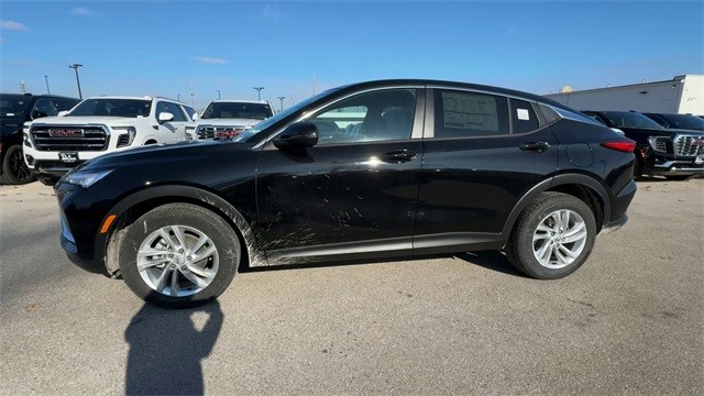 Buick Envista Vehicle Full-screen Gallery Image 05