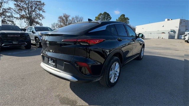 Buick Envista Vehicle Full-screen Gallery Image 08