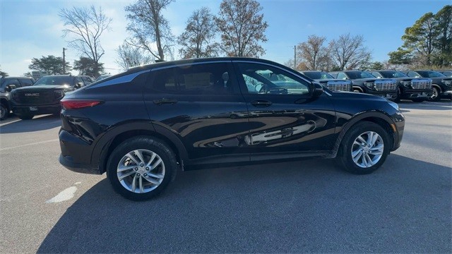 Buick Envista Vehicle Full-screen Gallery Image 09