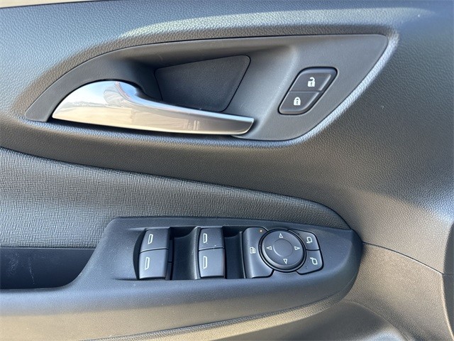 Buick Envista Vehicle Full-screen Gallery Image 13
