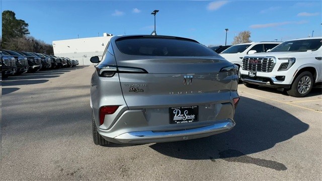 Buick Envista Vehicle Full-screen Gallery Image 07