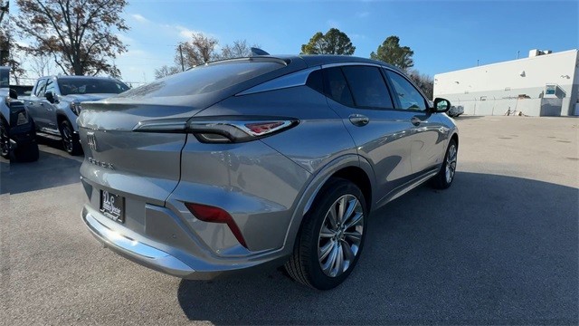 Buick Envista Vehicle Full-screen Gallery Image 08