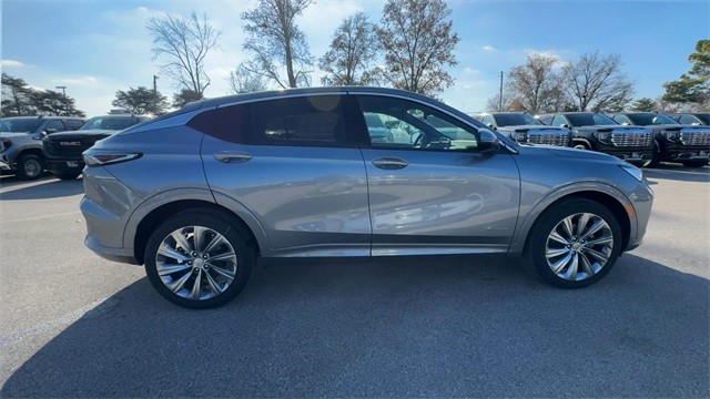 Buick Envista Vehicle Full-screen Gallery Image 09