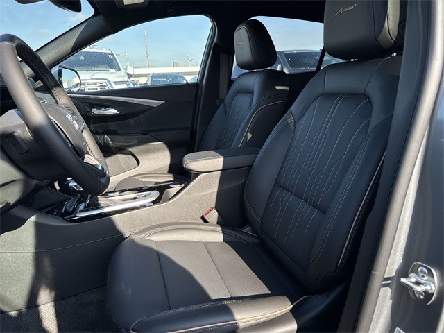 Buick Envista Vehicle Full-screen Gallery Image 11