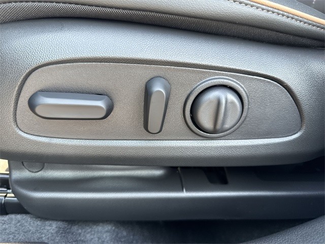 Buick Envista Vehicle Full-screen Gallery Image 12