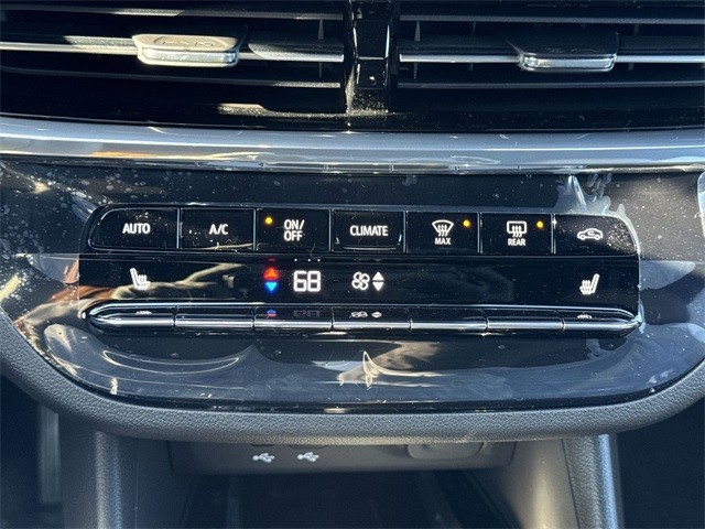 Buick Envista Vehicle Full-screen Gallery Image 18