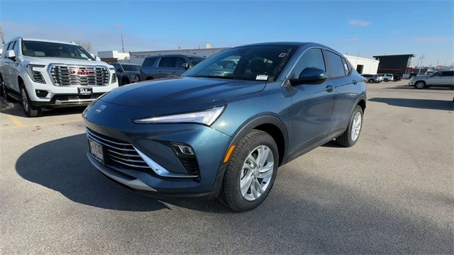 Buick Envista Vehicle Full-screen Gallery Image 04