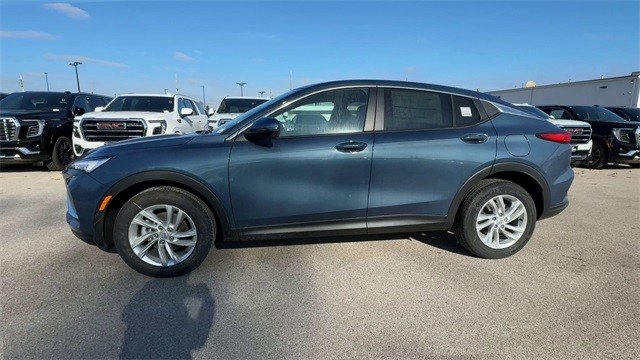 Buick Envista Vehicle Full-screen Gallery Image 05