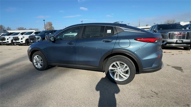 Buick Envista Vehicle Full-screen Gallery Image 06