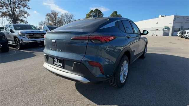 Buick Envista Vehicle Full-screen Gallery Image 08