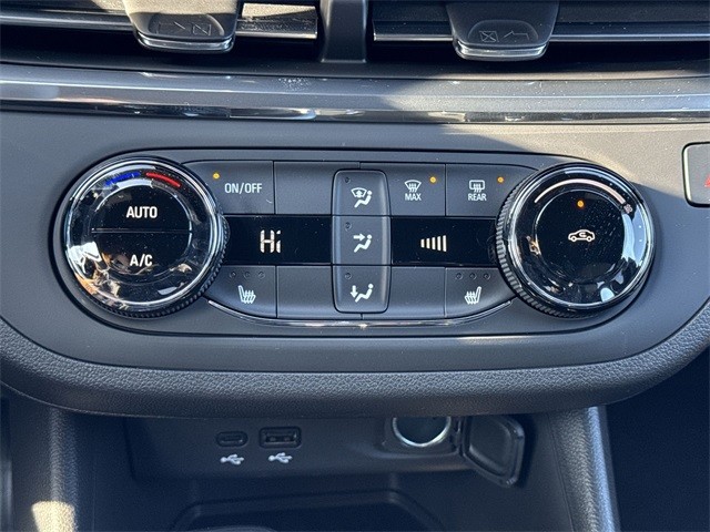 Buick Envista Vehicle Full-screen Gallery Image 18