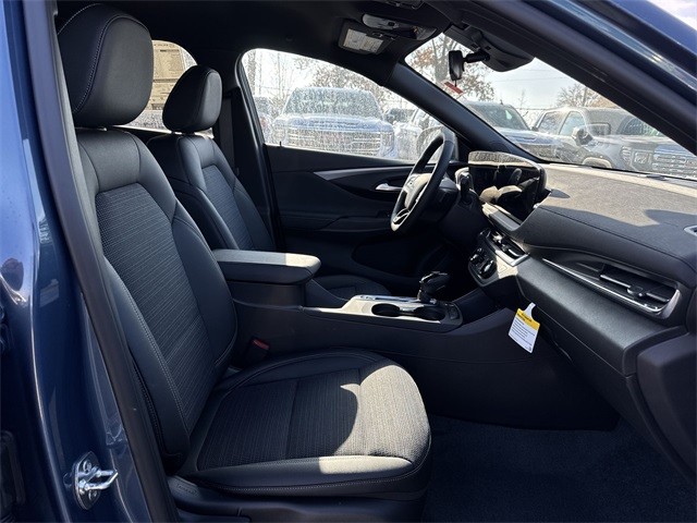 Buick Envista Vehicle Full-screen Gallery Image 23