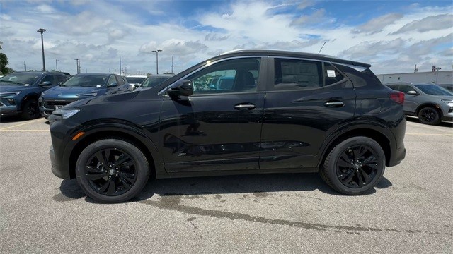 Buick Encore GX Vehicle Full-screen Gallery Image 05