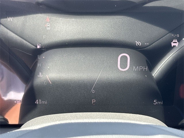 Buick Encore GX Vehicle Full-screen Gallery Image 15