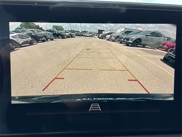 Buick Encore GX Vehicle Full-screen Gallery Image 17