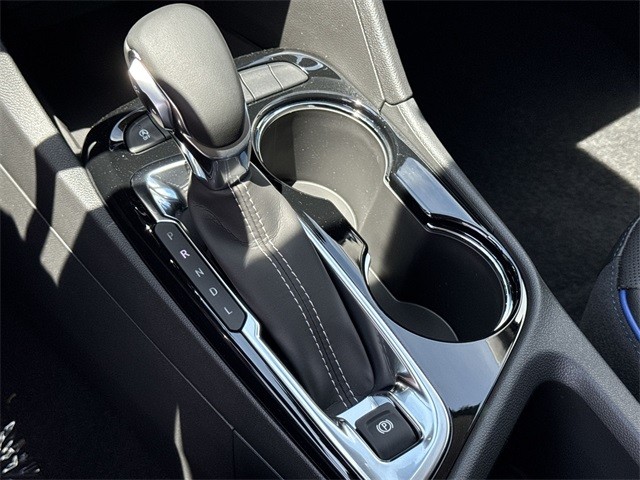 Buick Encore GX Vehicle Full-screen Gallery Image 19