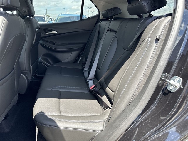 Buick Encore GX Vehicle Full-screen Gallery Image 21