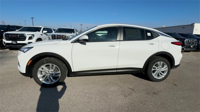 Buick Envista Vehicle Full-screen Gallery Image 05